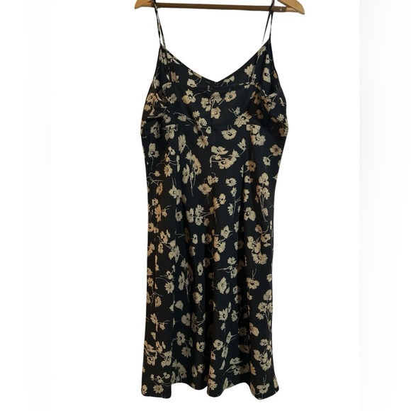 Old Navy Black Dress with Tan Floral Design - Picture 2 of 5